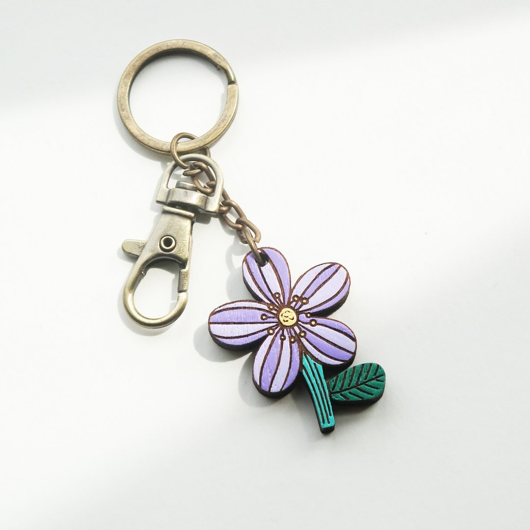 Wooden keyring african violet - 钥匙链/钥匙包 - 木头 紫色