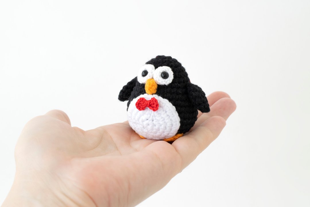 Crochet penguin toy, little pinguin doll, plush toy, Christmas gift, 新年 礼物 - 玩偶/公仔 - 棉 黑色
