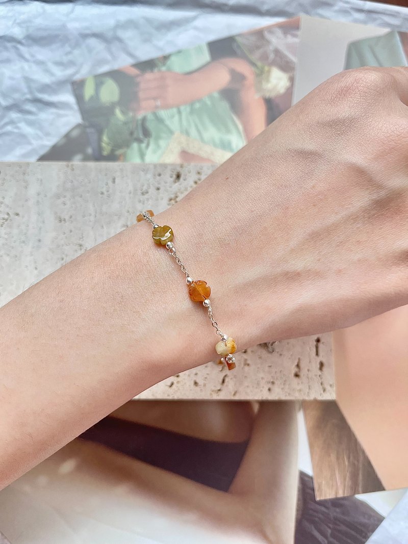 缅甸玉A货翡翠-冰蜜糖四叶草翡翠925银手链 天然石 七夕 礼物 玉 - 手链/手环 - 玉石 金色