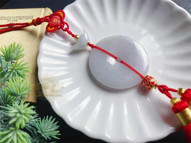 天然缅甸玉翡翠 白底冰细糯洒乌鸡 喜气 大平安扣 礼物 包 - 吊饰 - 玉石 红色