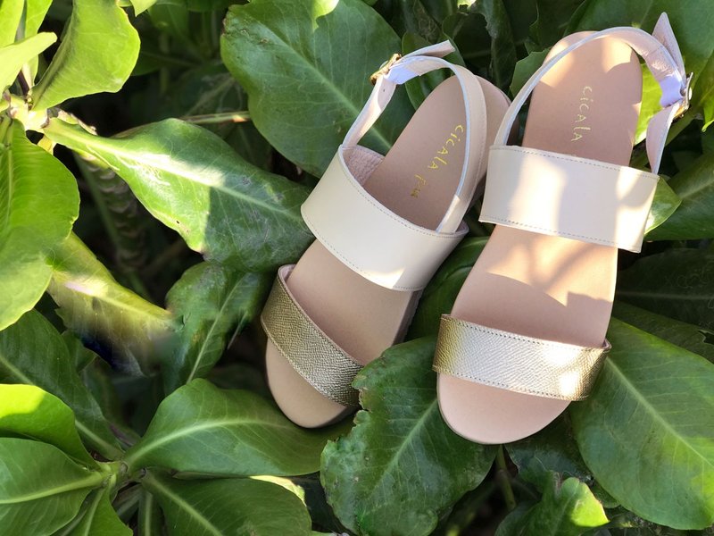 经典平底凉鞋 时尚金 - 男女凉鞋 - 真皮 金色