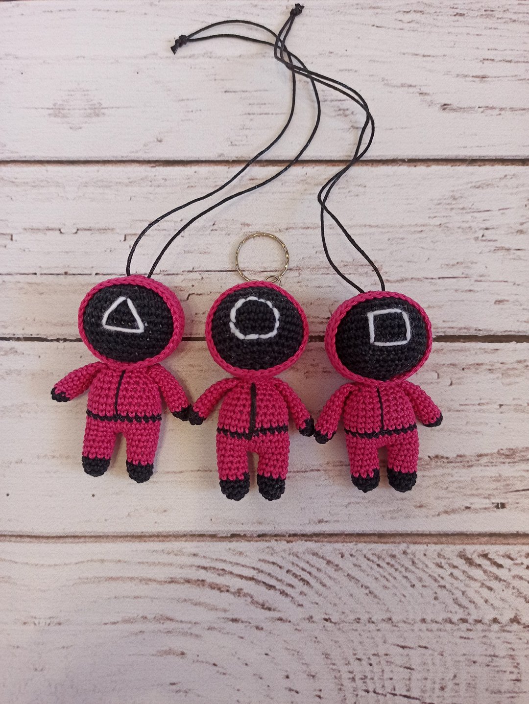 Crochet keychain sguid ,rear view mirror accessories, car hanging,cute bag charm - 钥匙链/钥匙包 - 棉 多色