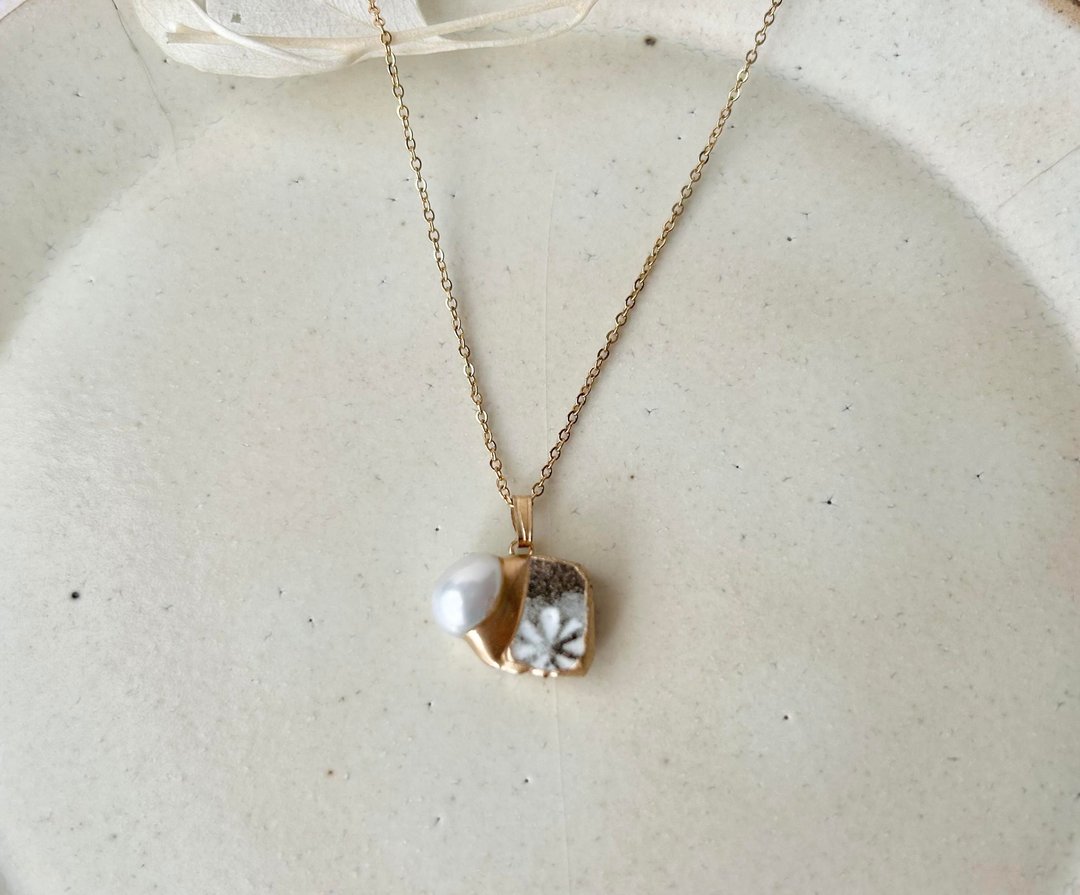 京烧 金继 项链 医疗级不锈钢链 过敏友善 18K 灰色 花纹 淡水珍珠 天然石 传统工艺 No.76 - 项链 - 陶 银色