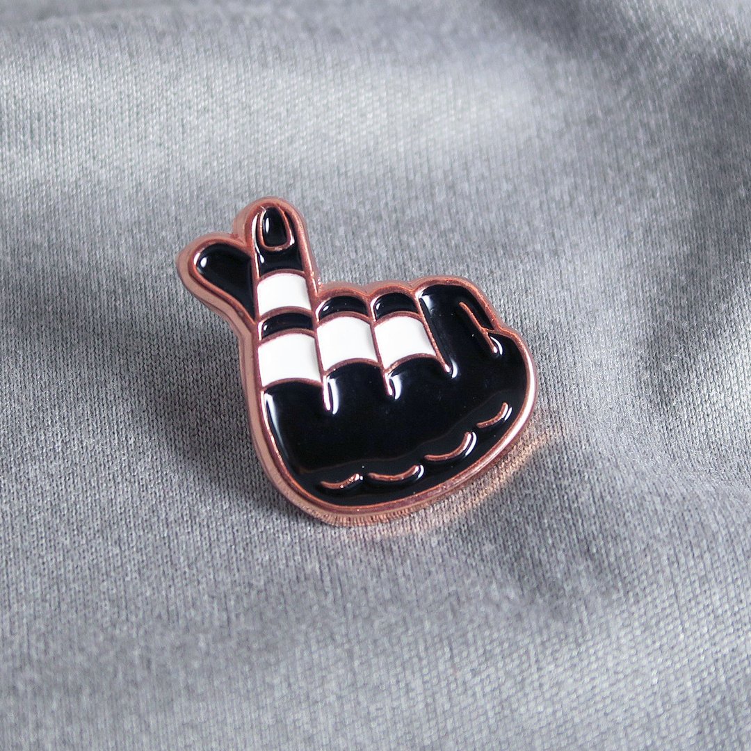 Rock Lover Enamel Pin – 送给攀岩者与抱石者的礼物 – 攀岩胸针 – 등반 クライミング - 徽章/别针 - 其他金属 多色