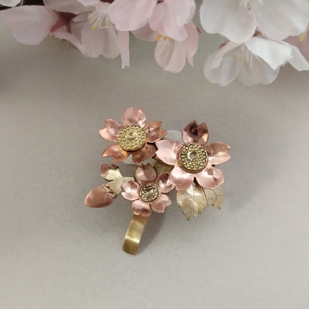 樱花与蕾玫瑰金发束钩 - 发饰 - 铜/黄铜 粉红色