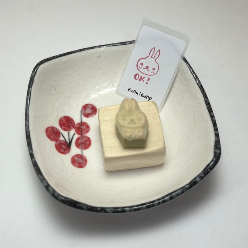 兔兔手刻橡皮章 - 印章/印台 - 橡胶 卡其色