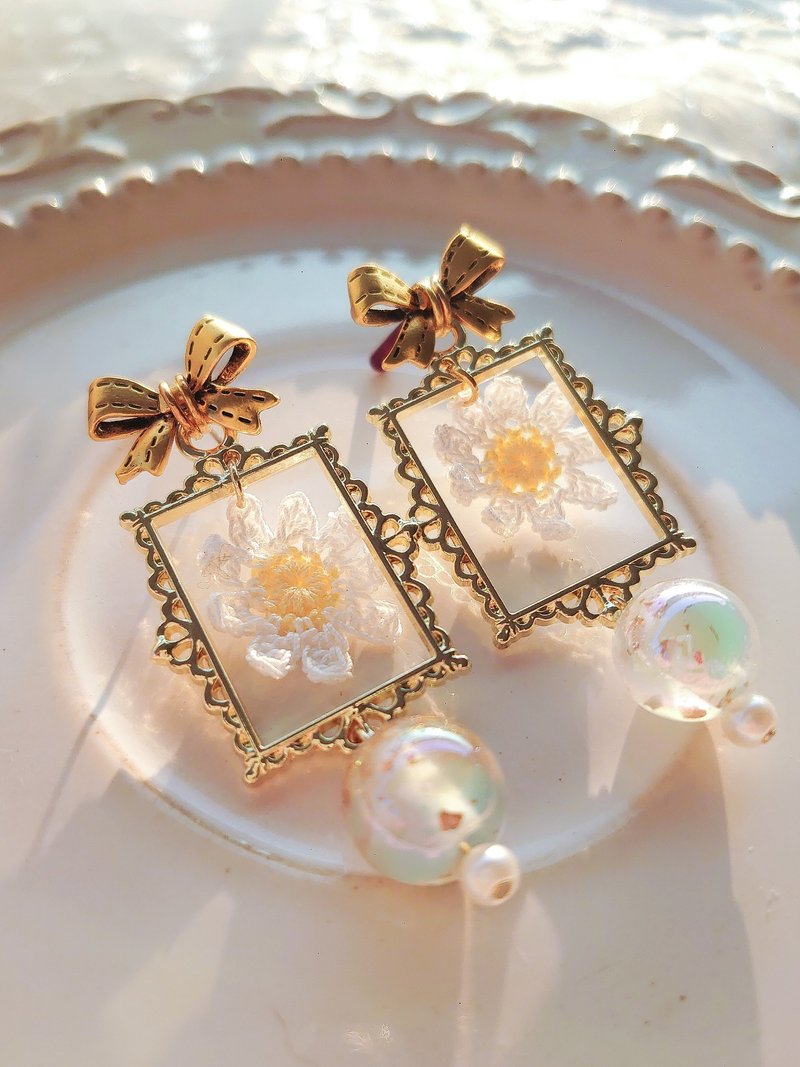 波斯菊光绽・复古金框金箔珠耳环 日系微钩手作【现货】 - 耳环/耳夹 - 绣线 多色