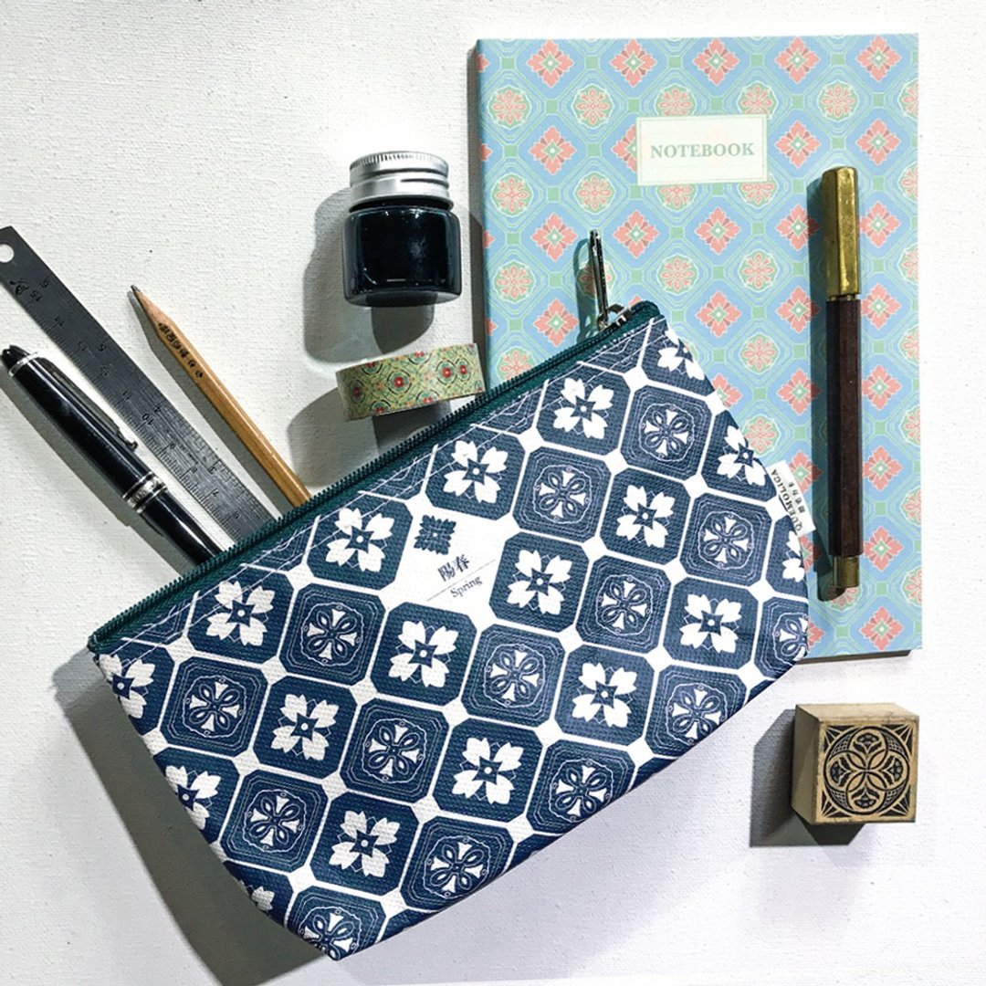 Sunny Bag - 卷毛力卡 多功能棉布文具袋/化妆包 - 青花瓷阳春 - 露营用品 - 其他材质 蓝色