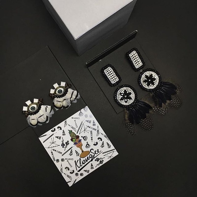 earrings: circle donut - 耳环/耳夹 - 其他材质 黑色