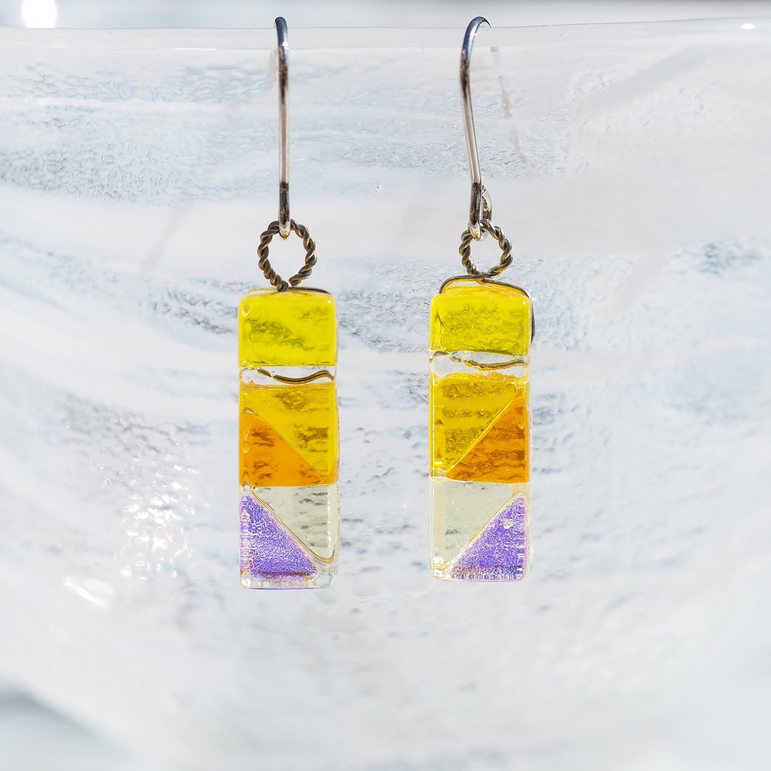 Cocktail glass (Kakuteru [Yellow]) Earrings / Clip-On[Choice of metal fittings] [Made to order] - 耳环/耳夹 - 玻璃 黄色