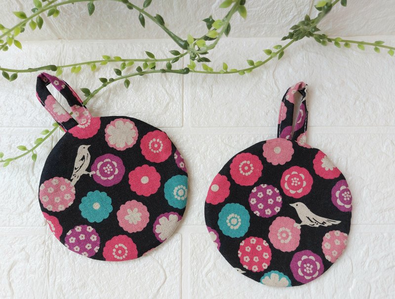 |Handmade| 一组两片| 花鸟拼黑金双面杯垫 | 麻棉| 接单订制 - 杯垫 - 棉．麻 