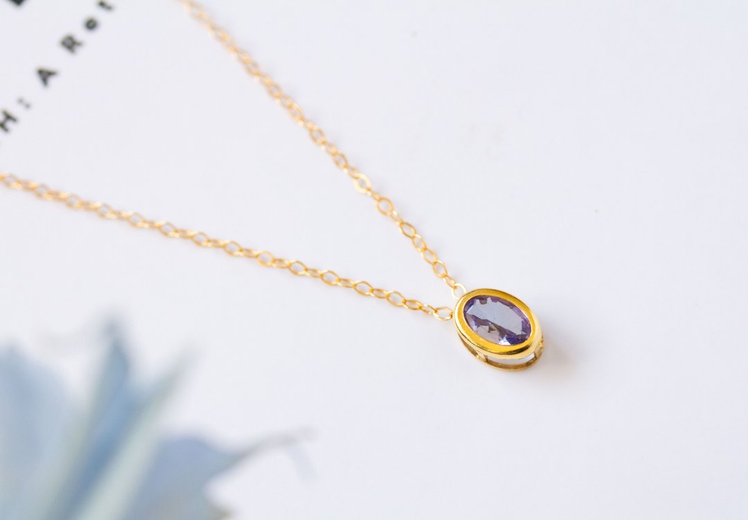 宝石坦桑石 椭圆边框项链 14KGF / Tanzanite Oval Bezel Necklace in 14k Gold Filled - 项链 - 宝石 蓝色