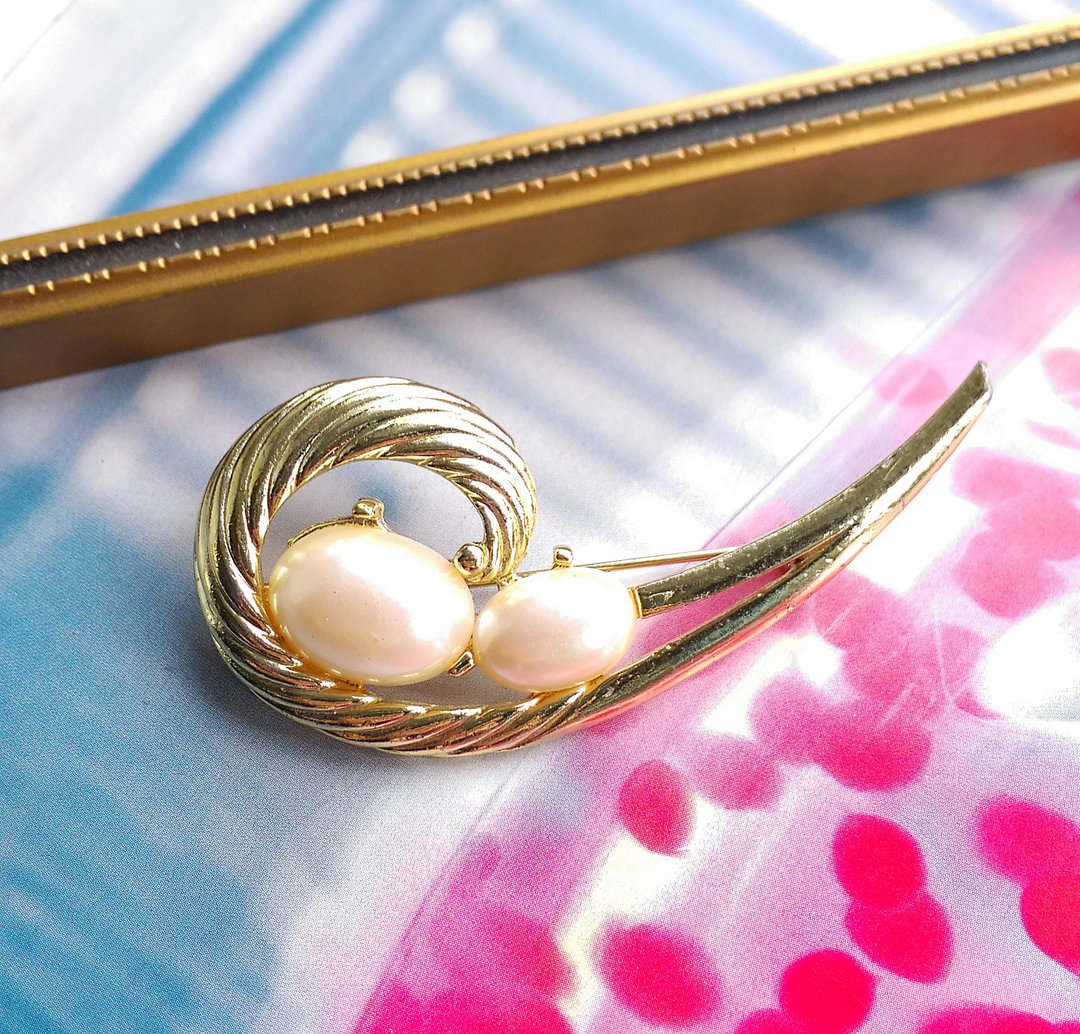 Vintage Jewelry  流线 俐落仿珠  别针  胸针 - 徽章/别针 - 其他材质 金色