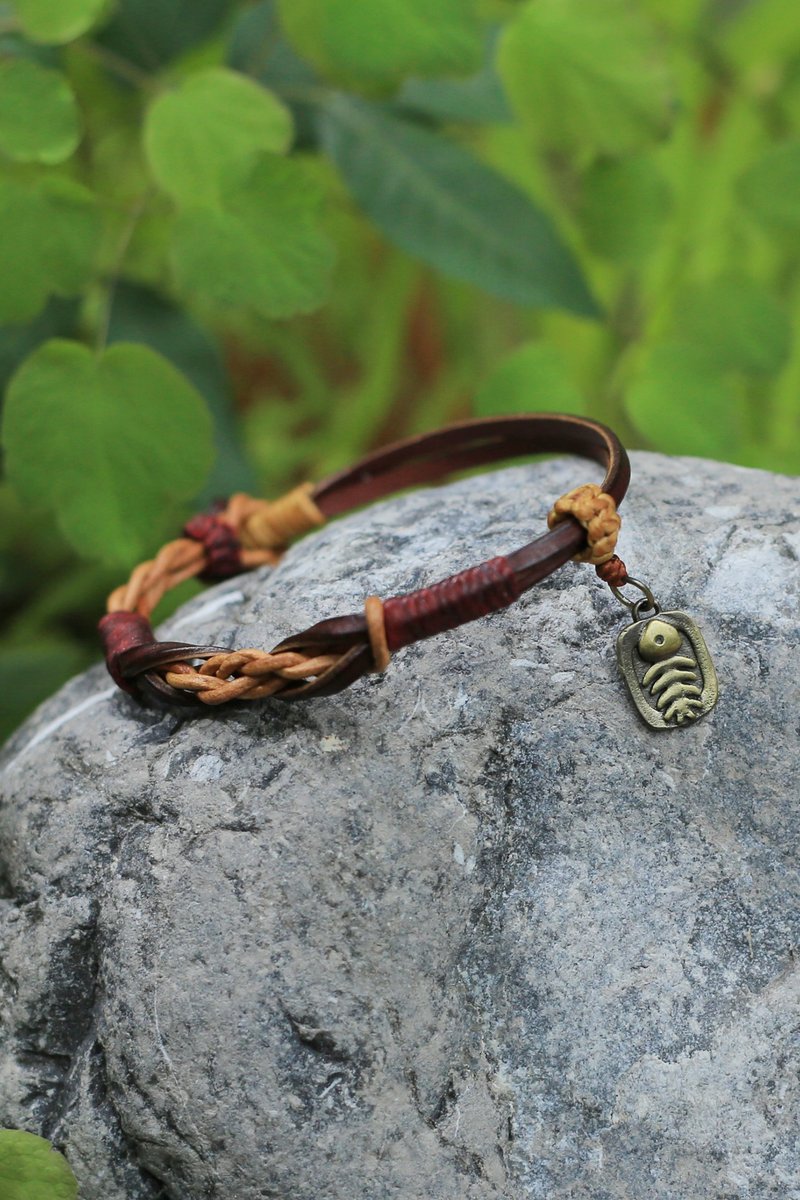 No.8-原創 & 复古牛皮 | 全手工编织手环 铜牌鱼骨 | 文艺 复古 - 手链/手环 - 真皮 咖啡色