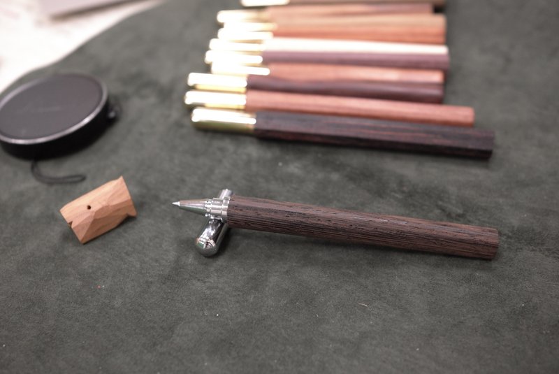 鸡翅木 凛白钢珠笔-纯手削制作 - 钢珠笔 - 木头 黑色