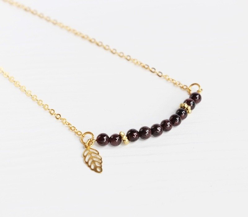 【宠爱】天然石榴石 黄铜项链 1月诞生石 原石手创 极简几何 母亲节 情人节 生日礼物 纪念日 宴会 party 交换礼物 圣诞节 - 项链 - 宝石 