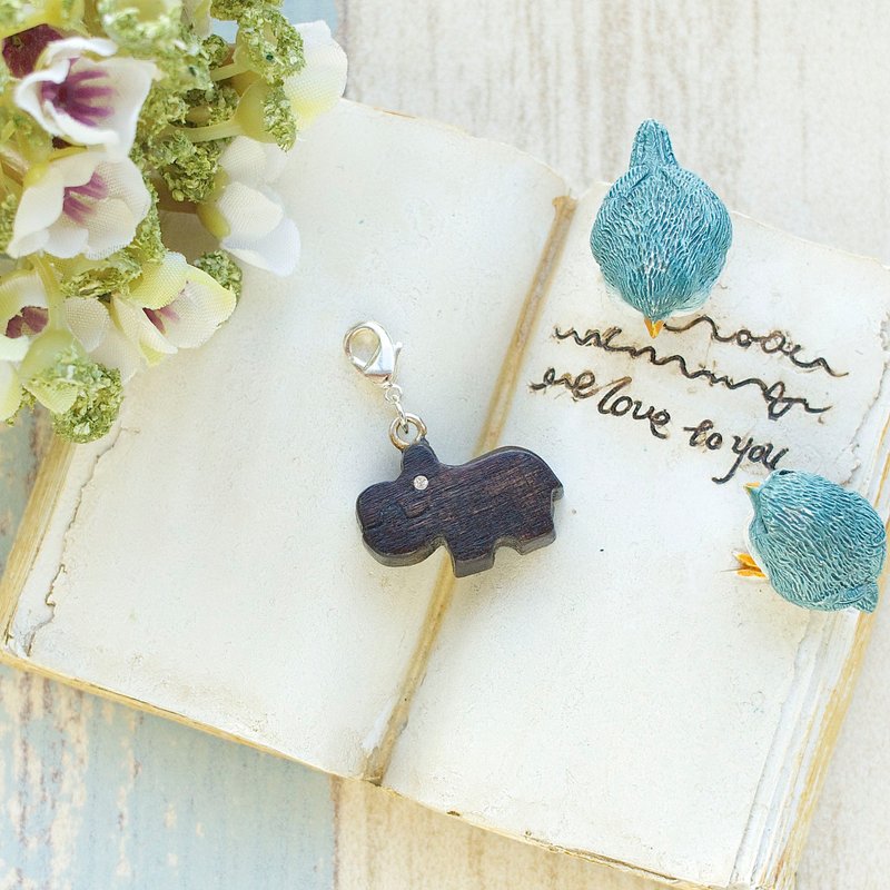 手工木制吊饰  河马  吊饰 礼物订制 - 吊饰 - 木头 咖啡色