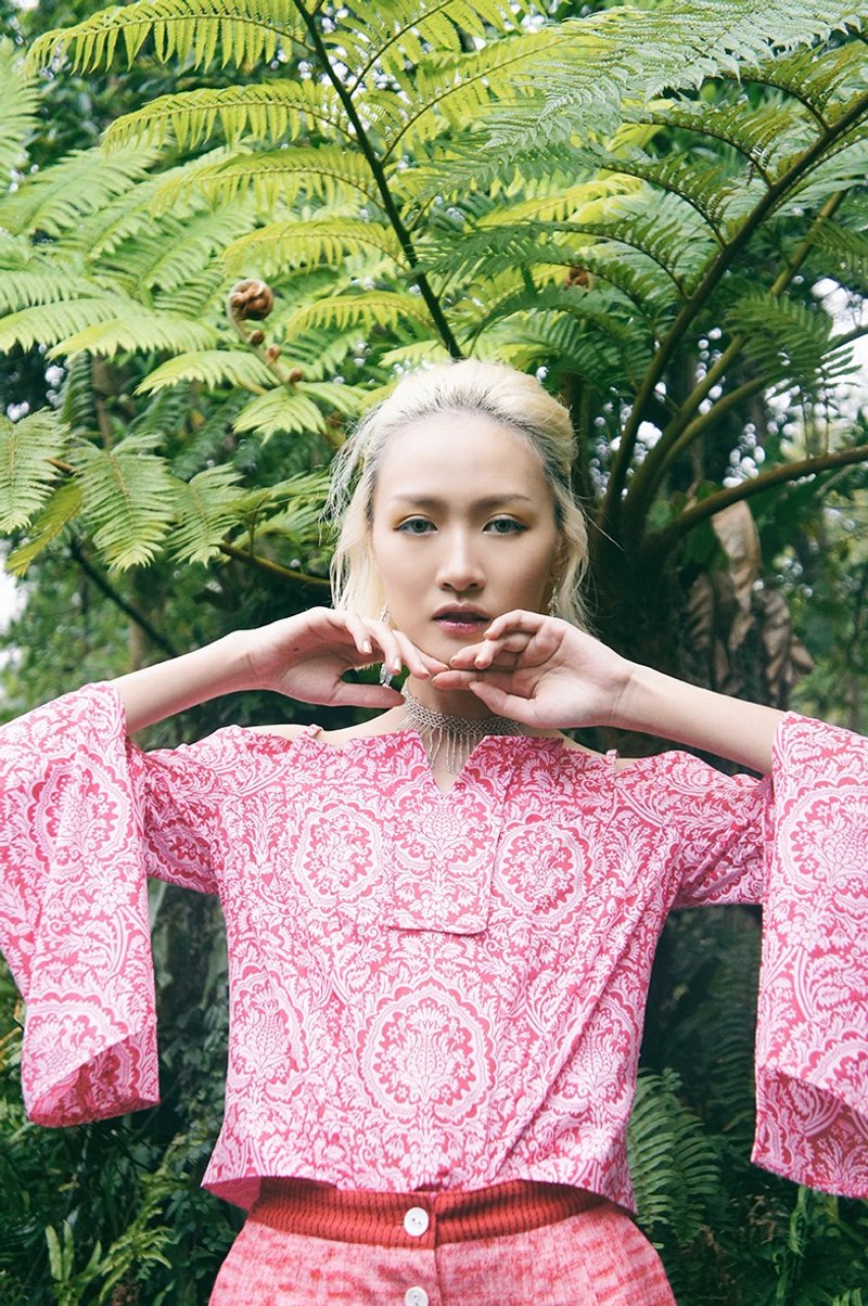 Lucid Dream‘番红花一字领透肤上衣’ - 女装上衣 - 棉．麻 红色