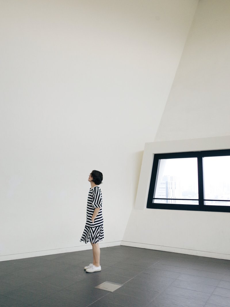 条纹洋装 黑白色 - 洋装/连衣裙 - 棉．麻 黑色