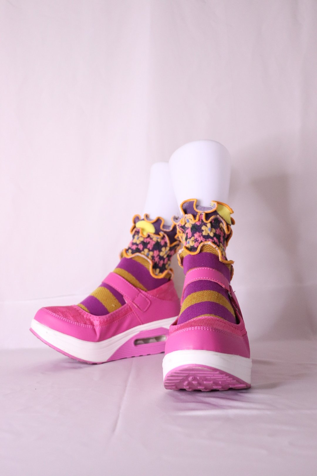 橘色×紫色 彩色荷叶边袜子 抢眼袜子 个性袜子 22.5〜25 女袜 socks - 袜子 - 其他材质 紫色