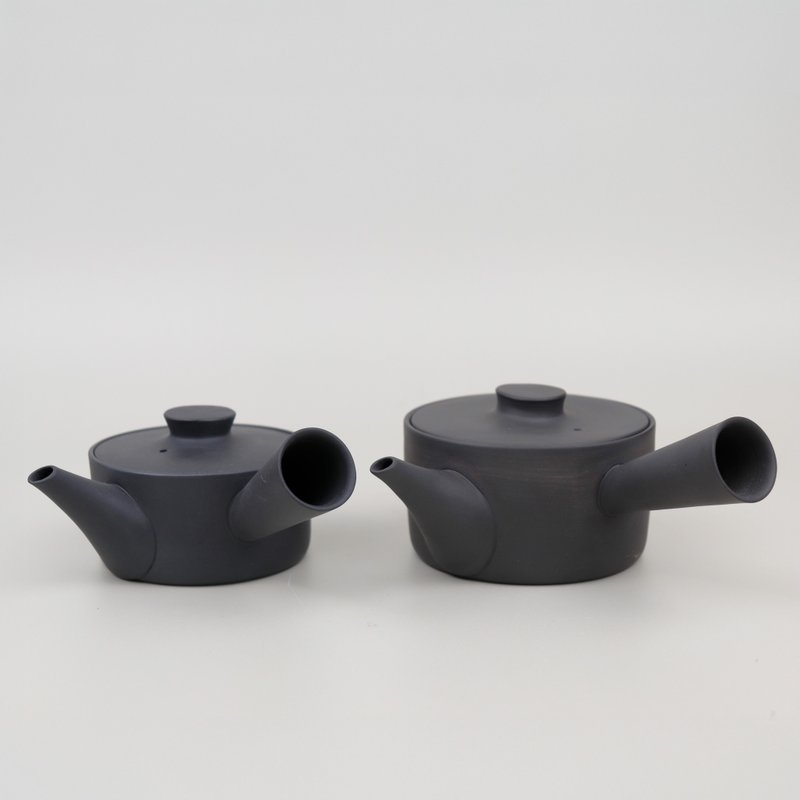 茶壶 / 饭星由美子 / 黑色 - 茶具/茶杯 - 瓷 