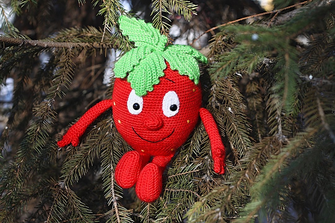 Crochet strawberry, Crochet strawberry Stuffed toy, strawberry toy - 玩具/玩偶 - 羊毛 红色