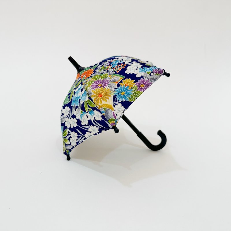 和服伞物品 由古董丝绸和服制成 由日本东京的工匠手工制作 独一无二 完美礼物 #13 - 摆饰 - 丝．绢 粉红色