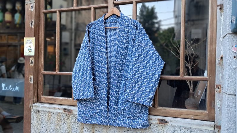 AMIN'S SHINY WORLD 丹宁破坏编织满版提花KIMONO - 男装外套 - 棉．麻 蓝色