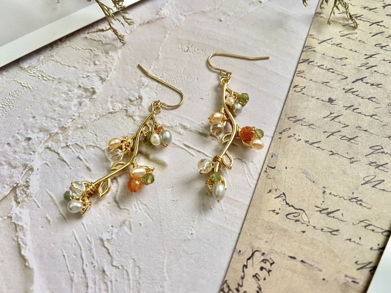 春暖花开树叶吊坠耳环 天然石饰品 天然石耳环 淡水珍珠耳环 - 耳环/耳夹 - 其他金属 金色