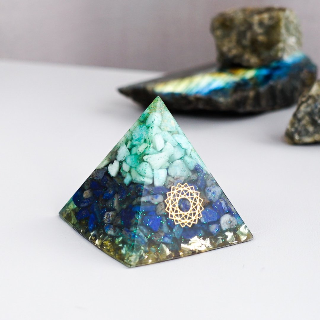 【天河石、青金石】奥根水晶能量金字塔Orgonite 5x5 cm - 摆饰 - 水晶 多色