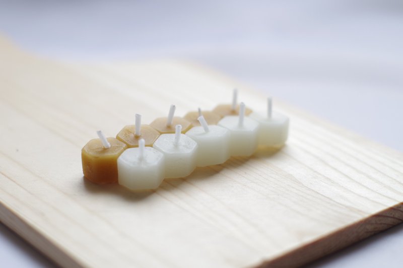 “小六光”小巧六角形蜂蜡蜡烛 10入组 - 蜡烛/烛台 - 植物．花 卡其色