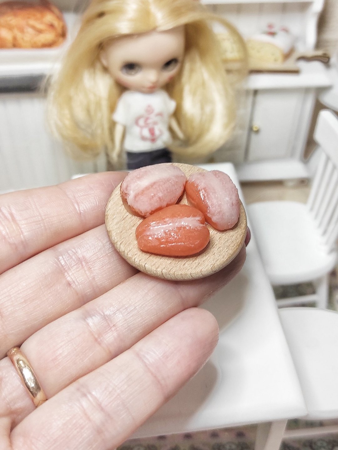 Realistic miniatures for doll houses - polymer clay poultry meat - meat board - 玩偶/公仔 - 粘土 