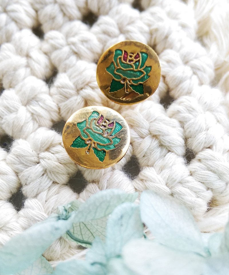 Vintage Jewelry 西洋古董饰品 景泰蓝 绿玫瑰 小巧 针式耳环 - 耳环/耳夹 - 其他金属 金色
