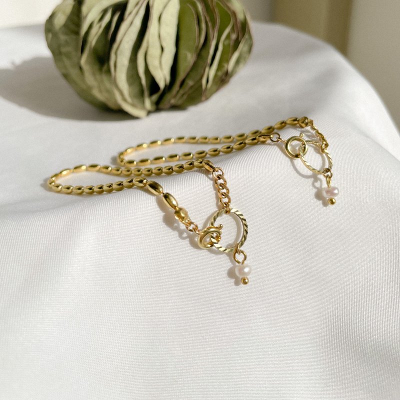 复古珍珠手链 黄铜 淡水珍珠 - 手链/手环 - 铜/黄铜 金色