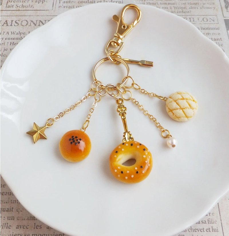 一口小面包钥匙圈A款(波萝/贝果/红豆) - 钥匙链/钥匙包 - 粘土 多色