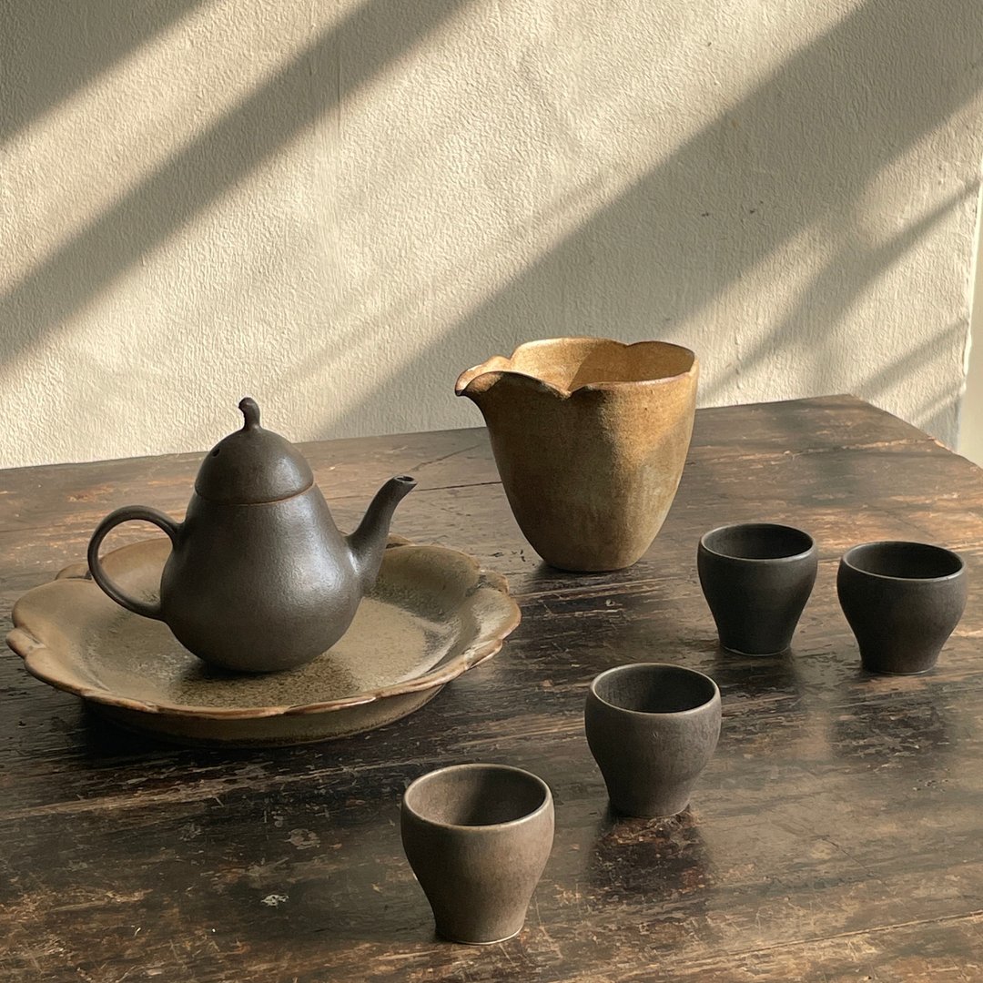 黑梨茶具组_陶壶瓷杯 - 茶具/茶杯 - 陶 黑色