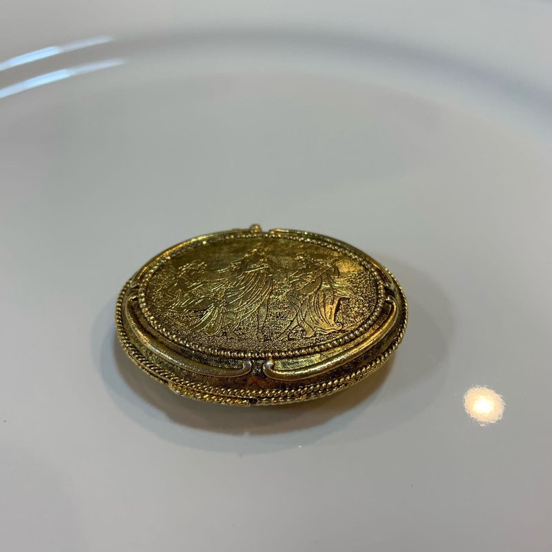 Vintage Max Factor 新艺术雕刻香膏盒 - 其他 - 其他金属 