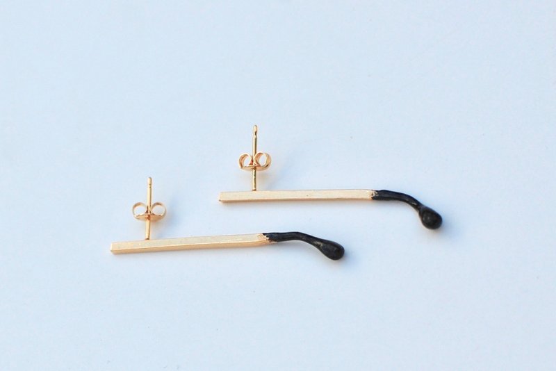 手工金镀金火柴耳环 树脂珐琅 - 耳环/耳夹 - 铜/黄铜 金色