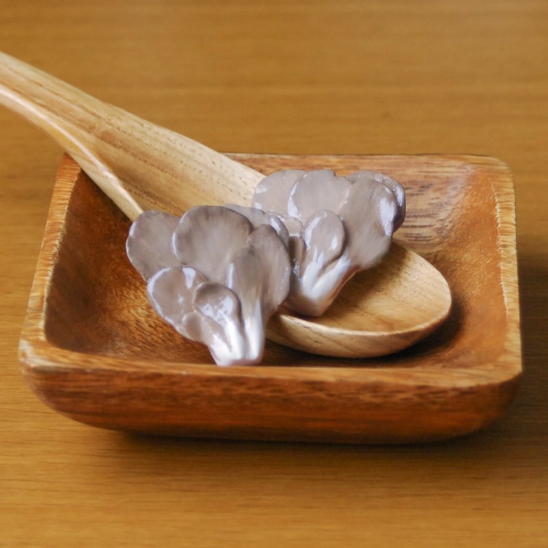 舞茸胸针 - 胸针 - 粘土 咖啡色