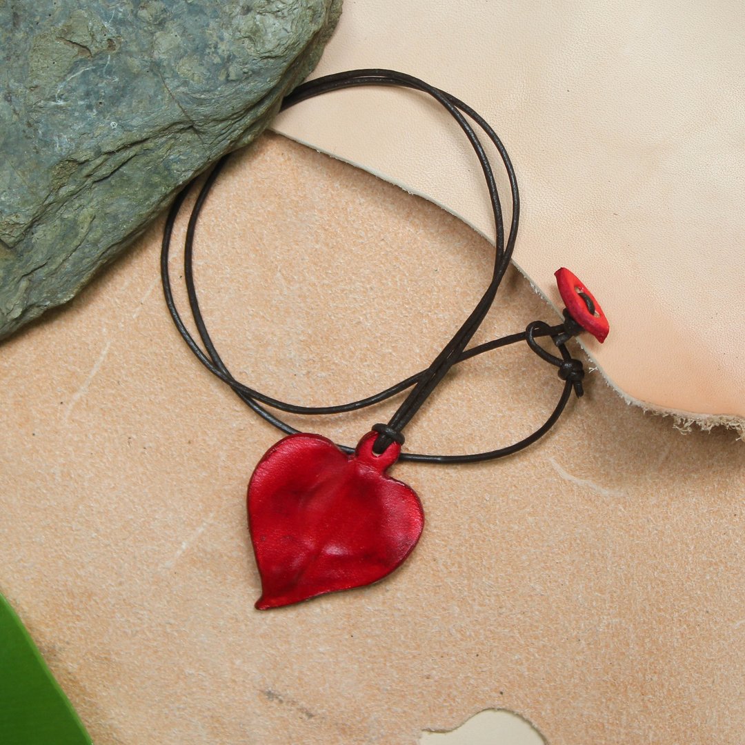 Represent your hearth by Hearty Pendent /Leather jewelry / Gift for her - 项链 - 真皮 多色