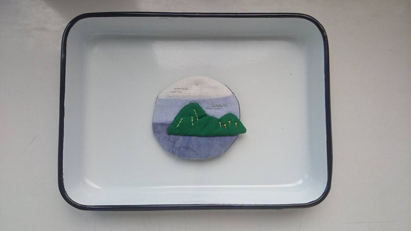 龟山岛/别针/胸针 - 胸针 - 棉．麻 蓝色
