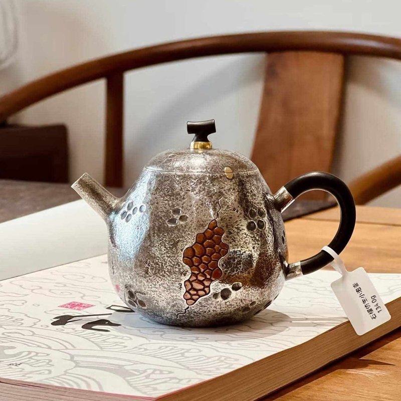 尚幀品大師系列 寸彥同大師手造 石榴仿生小銀壺純銀純手工 150cc - 茶具/茶杯 - 纯银 