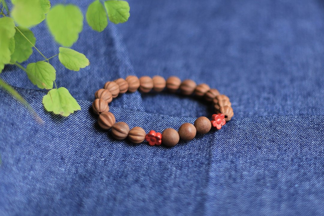 壹染指香品 | 朱砂 手搓香珠 | 天然和合香手串 | 清赏雅玩  香身 - 手链/手环 - 植物．花 