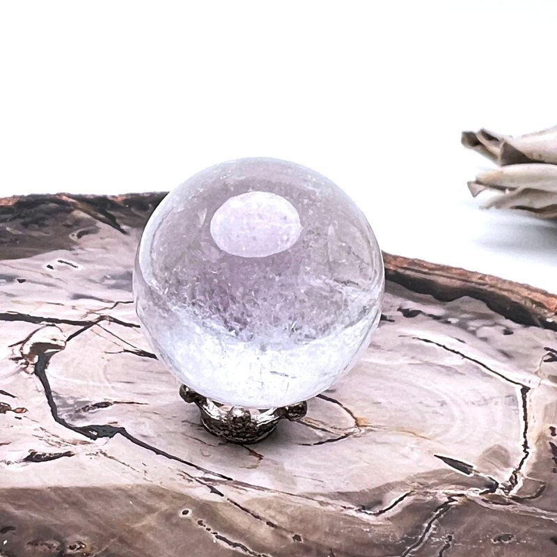 云隐。水晶球 疗愈 有天然矿缺棉絮 净化 l 白水晶球 福利品 l - 摆饰 - 水晶 白色