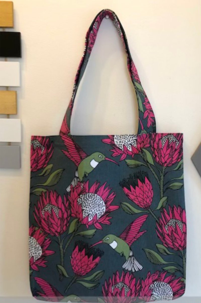 aLoveSupreme / 南非文青手绘托特包_铁灰底桃红色帝王花 - 手提包/手提袋 - 棉．麻 