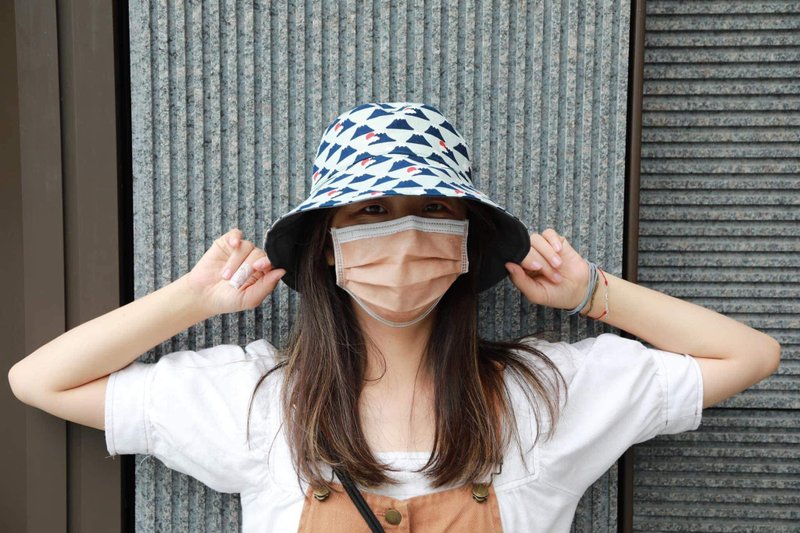 吱吱札札/手工双面渔夫帽-给我满满富士山(浅) - 帽子 - 棉．麻 蓝色