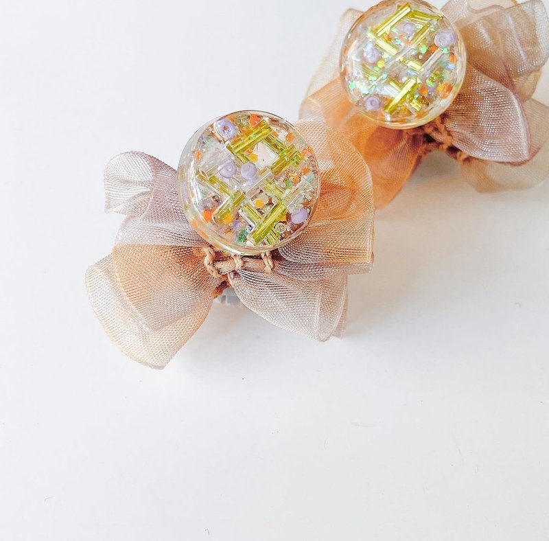 超.  立体纱裙耳环 清透卡其色 - 耳环/耳夹 - 其他材质 卡其色