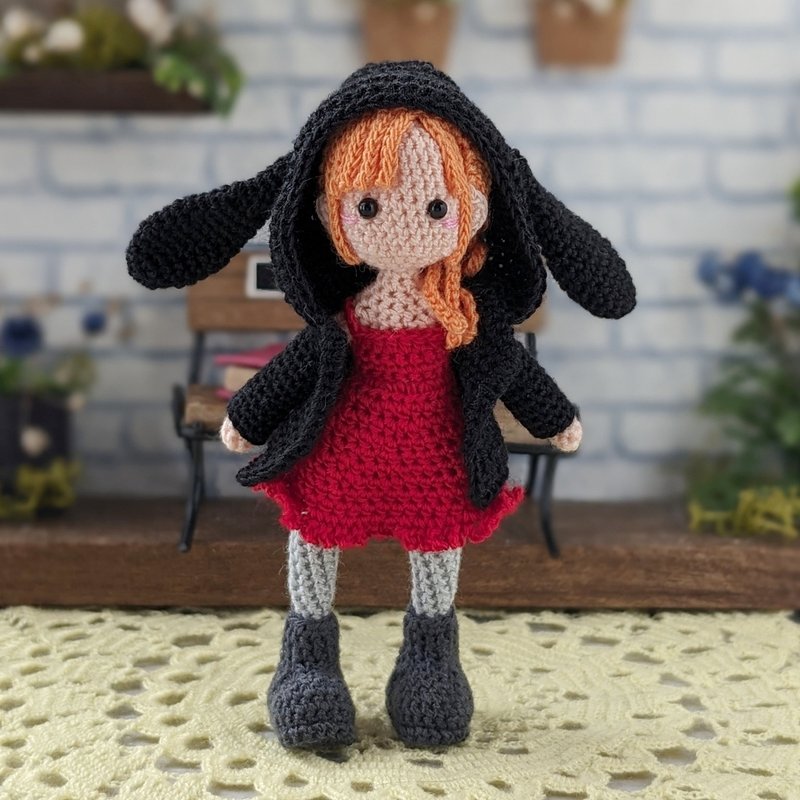 钩针娃娃/ amigurumi /钥匙链/ 黑兔夹克/玩偶【接单订制】 - 玩偶/公仔 - 聚酯纤维 黑色