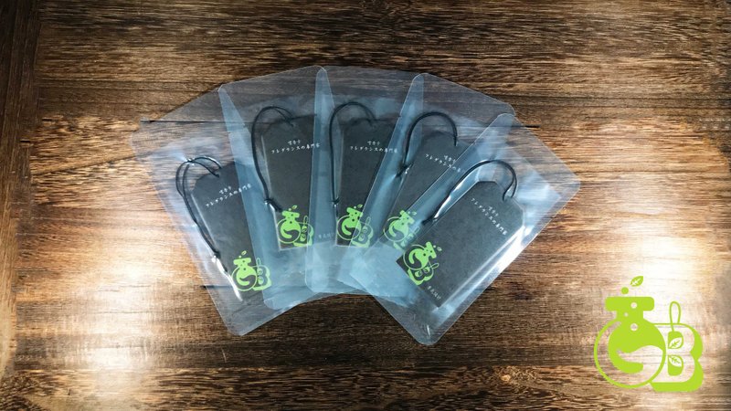 【风林诗园】低调奢华香氛吊片 香水吊卡 香水吊挂片 - 香薰/精油/线香 - 纸 