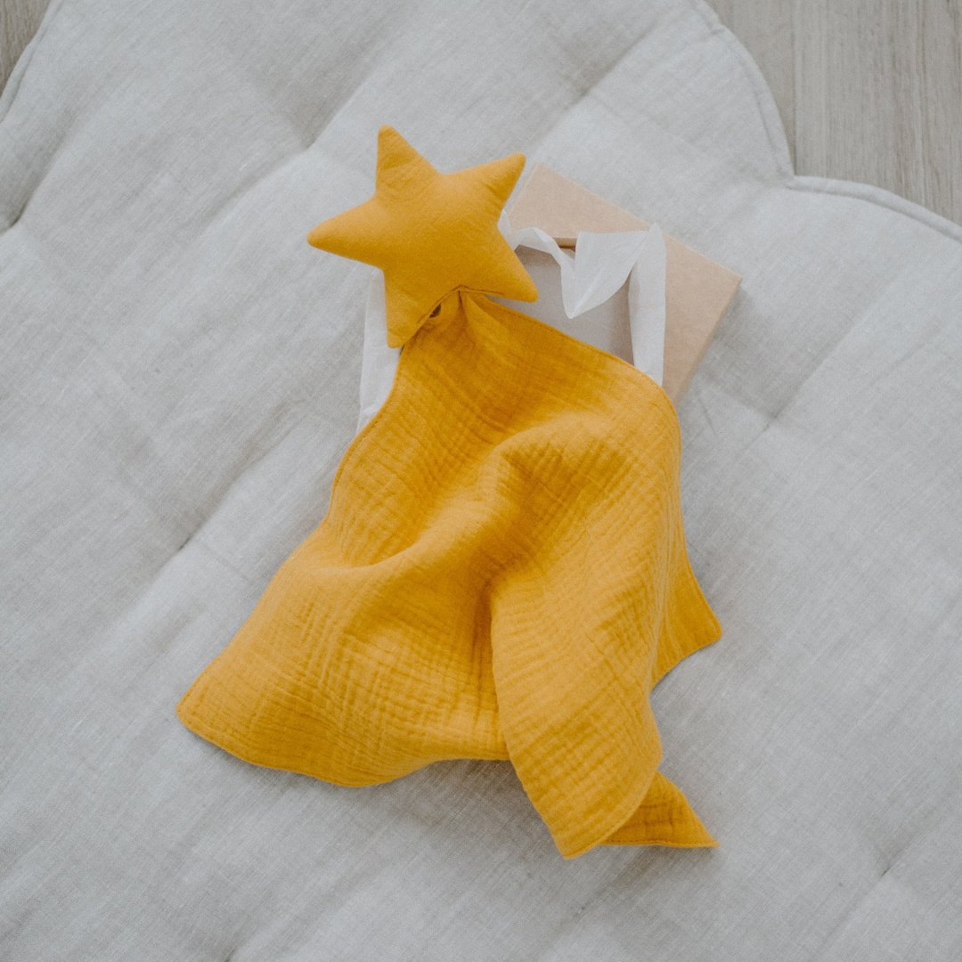 Mustard Soft muslin baby lovie comforter blanket with the star - 婴儿床上用品 - 棉 橘色